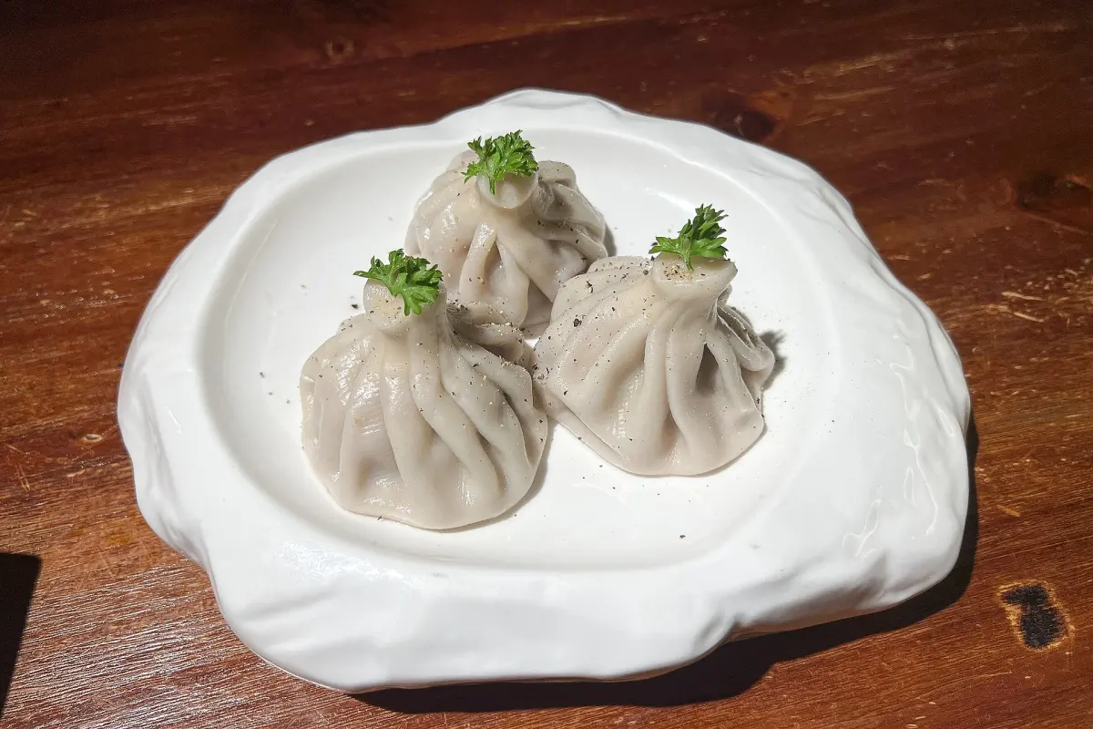 ナナで味わう熱々ヒンカリとワイン スクンビット8のジョージア料理「ARGO」